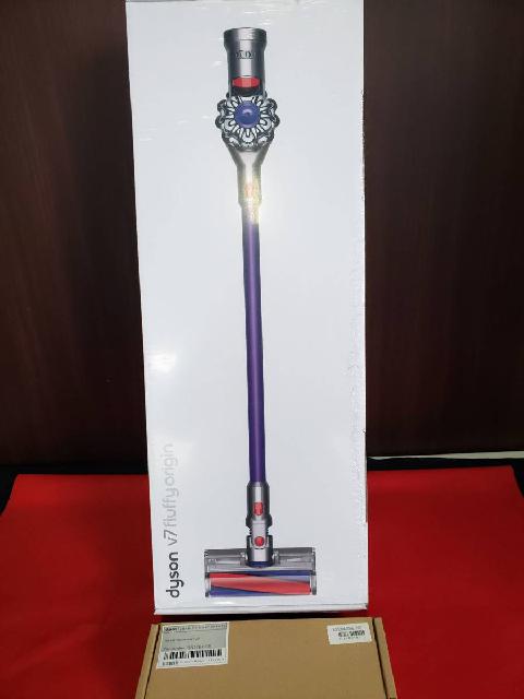 ダイソン　V7　クリーナー　シルバー
