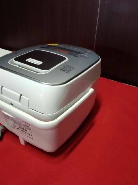 タイガー　マイコン炊飯器　白