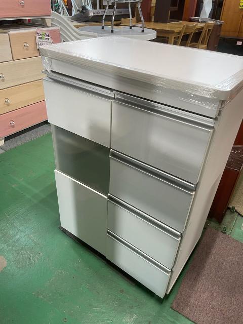 カウンターワゴン