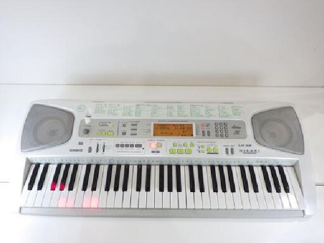 カシオ　電子ピアノ　光る鍵盤