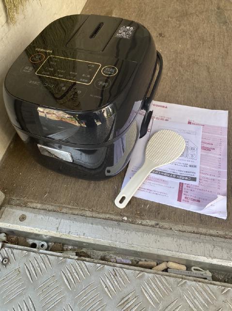 東芝　炊飯器　黒