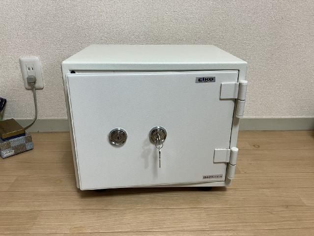 EIKO 耐火金庫 ES-9-2KW EIKO エーコー 耐火金庫 ES-9-2KW ダブルシリンダー式 ホワイト