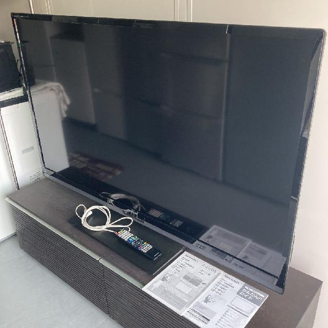シャープ　液晶カラーテレビ　60V