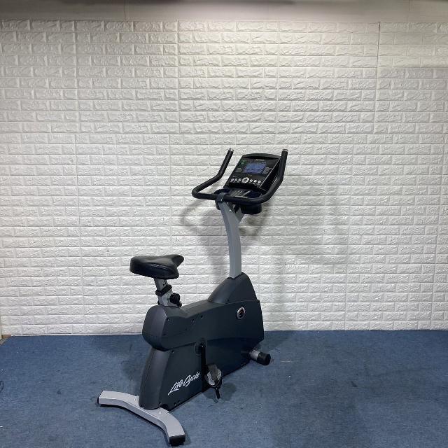 Life Fitness C3 家庭用 アップライトバイク B297 - スポーツ