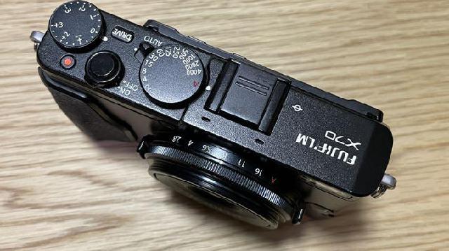 FUJI FILM 富士フイルム X70 BLACK （ コンパクトカメラ