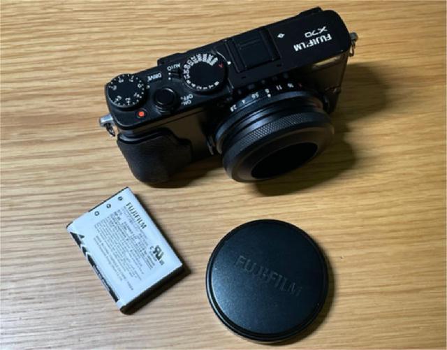 FUJI FILM 富士フイルム X70 BLACK （ コンパクトカメラ