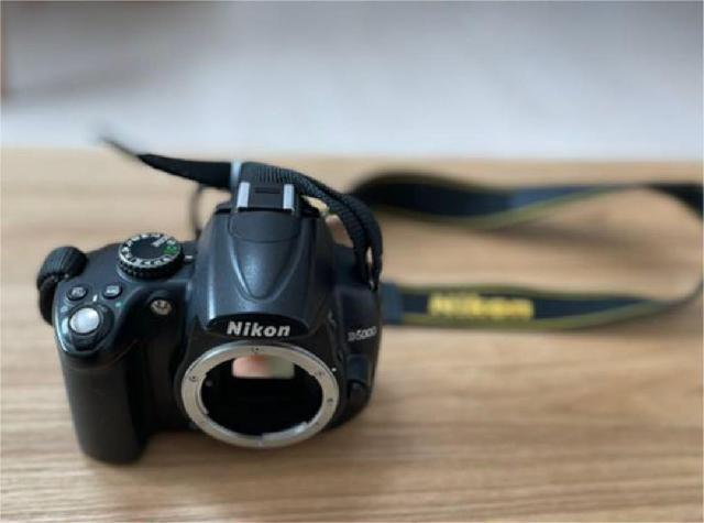Nikon D5000 AFSDXVR18-55G一眼レフカメラ