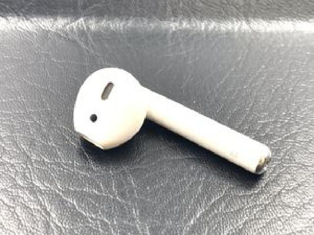 Apple AirPods A2032 アップル エアポッズ 第二世代 充電ケース ワイヤレスイヤ
