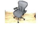 ハーマンミラー / Herman Miller アーロンチェア リマスタード Bサイズ カーボンの詳細ページを開く