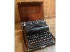 ロイヤル　アンティーク　タイプライター　aristcrat 1940年代の詳細ページを開く