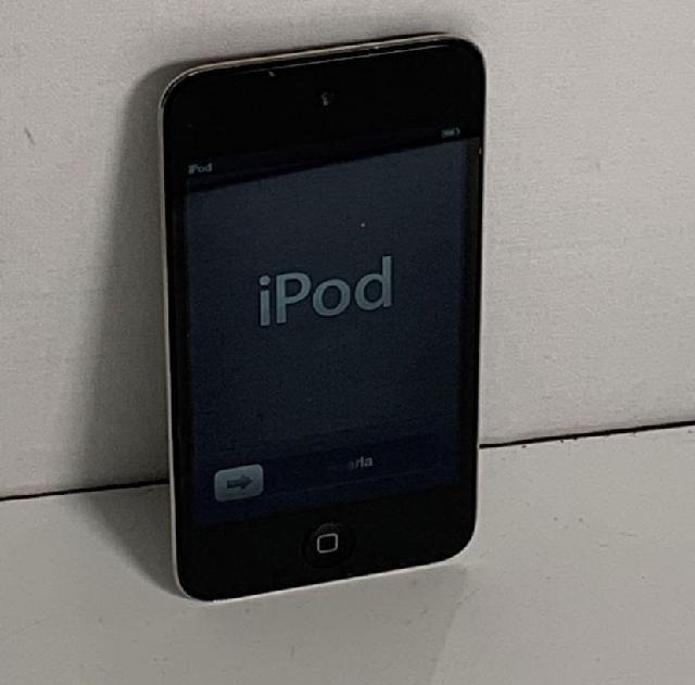 BWT Lab. | iPod touch 第四世代 | ポータブルプレーヤー | アップル