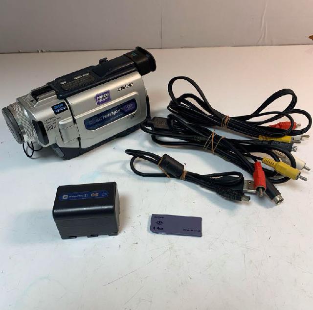 ジャンク品 SONY DCR-TRV17 デジタルビデオカメラ