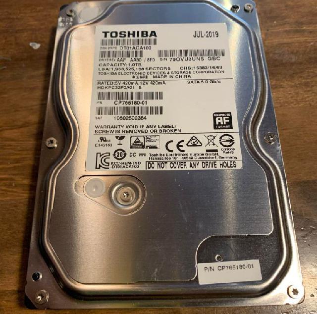 TOSHIBA DT01ACA100 1TB HDD
