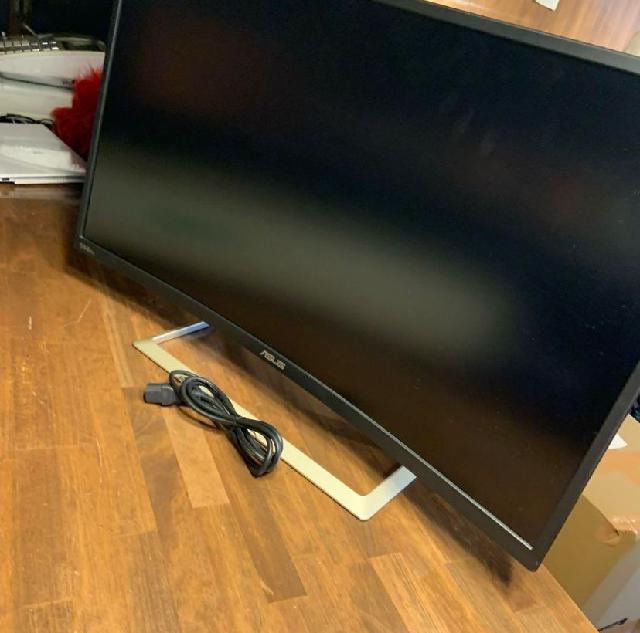 ASUS 31.5インチ 湾曲 ゲーミングモニター VA326H （ モニタ）の