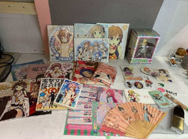 【1円スタート】アニメグッズ まとめ売り 平成アニメ 男性向けアニメ フィギュア 枕カバー シーツ 
