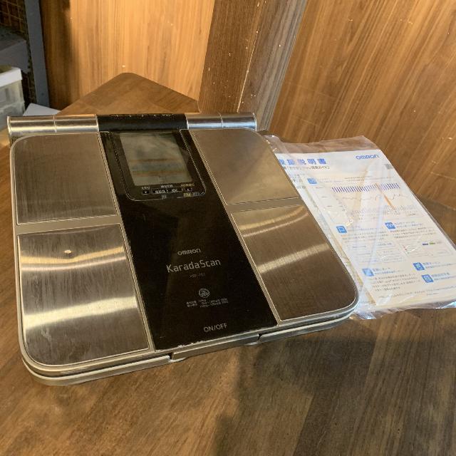 OMRON Karada Scan 701 HBF-701 体重体組成計 （ その他家電）の買取