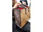 ヴィトンバッグの詳細ページを開く