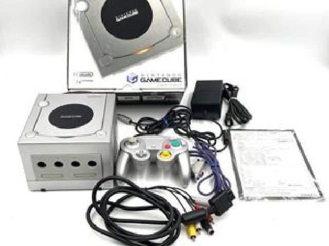 ニンテンドーゲームキューブ GAME CUBE DOL-001 本体 シルバー