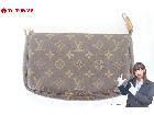LOUIS VUITTON ルイ・ヴィトン モノグラム ポシェット アクセソワール ポーチの詳細ページを開く