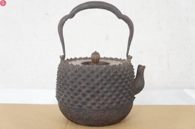 重光堂 鬼あられ 霰 瓢箪摘み 鉄瓶 茶道具 煎茶道具 金属工芸 工芸品