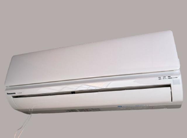 Panasonic パナソニック 2012年製 ルームエアコン　CS-222CFR-W
