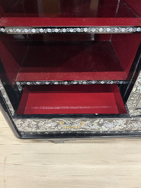 【美品】 韓国伝統工芸 螺鈿細工 中古品 W285×D375×H115 螺鈿 美品】 韓国伝統工芸 螺鈿細工 中古品 W285×D375×H115 螺鈿