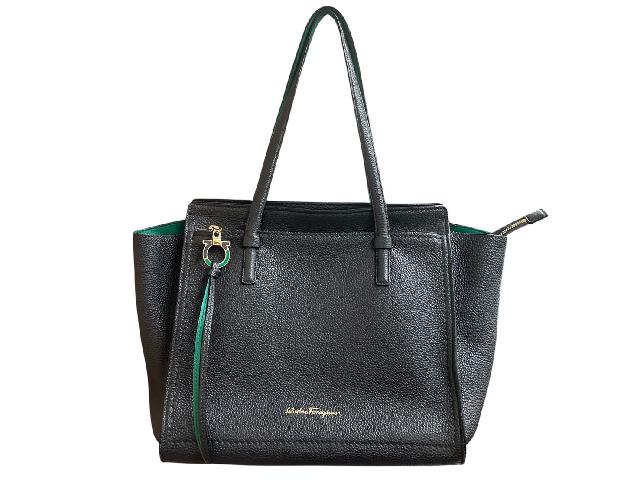 フェラガモ　バッグ　ハンドバッグ　ショルダーバッグ