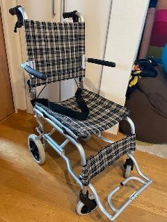 美品！】折りたたみ車椅子をお譲りします