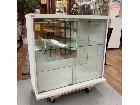  地球家具 ガラスコレクションケース ライト付き 幅90cm USEDの詳細ページを開く