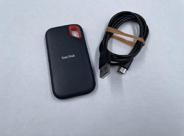 SanDisk Extreme ポータブルSSD 2TB SDSSDE60-2T00
