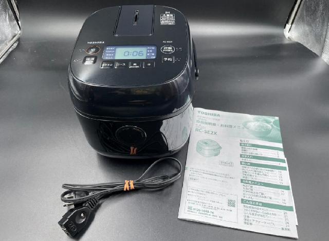 TOSHIBA 炊飯器 RC-5E2X 本体　3合 美品　23年 東芝 IH炊飯ジャー RC5E2X 2023年製 メーカー保証有り （ 炊飯器）の