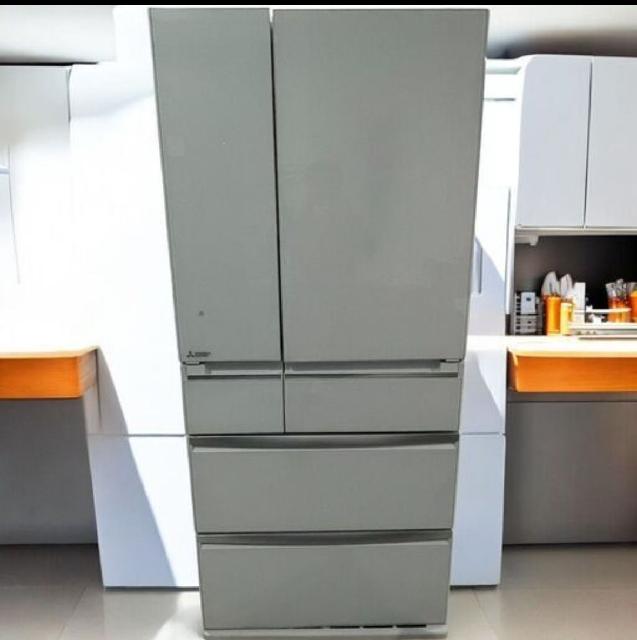 三菱ノンフロン冷凍冷蔵庫 MR-WX70C-W1 2018年製