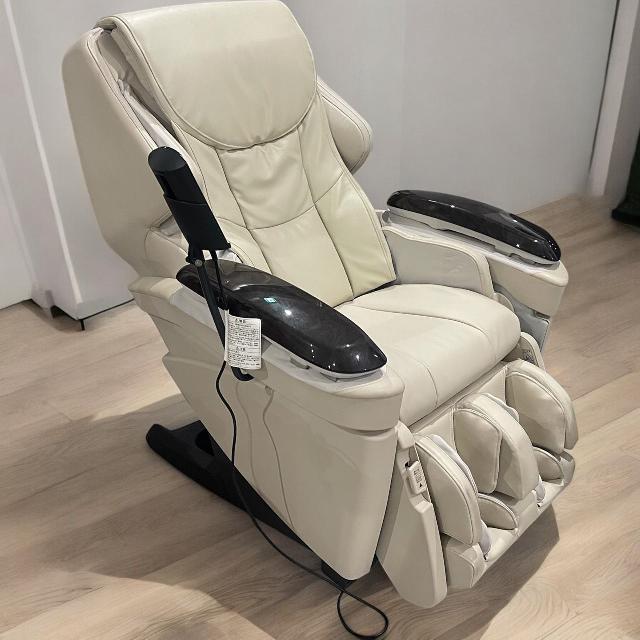 Panasonic パナソニック マッサージチェア リアルプロ 温感マッサージ 温感モミ玉搭載 3D