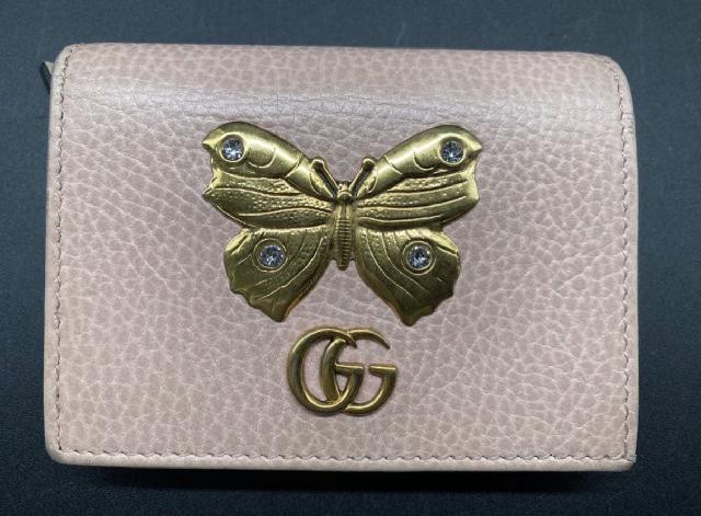 【レア】GUCCI グッチ二つ折り財布 折りたたみ財布　 蝶々　バタフライ　蝶 GUCCI バタフライ 二つ折り財布 ピンク レザー 蝶々 財布 （ グッチ