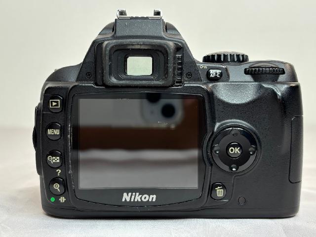 Nikon D40 デジタル一眼レフカメラ