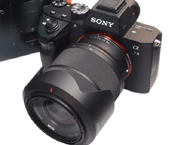 SONY α7Ⅲ デジタルカメラ 動作確認済み ストラップ付 保護レンズ付き 液晶保護フィルム有り 