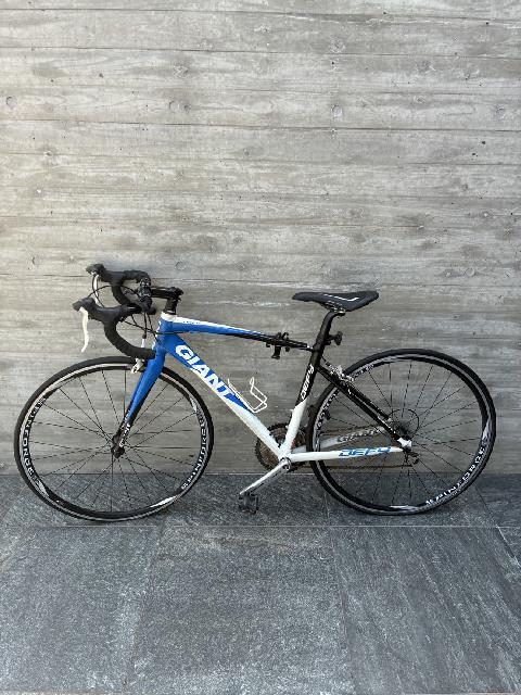 GIANT ジャイアント DEFY 3　ロードバイク