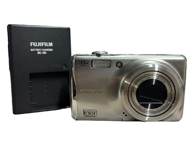 FUJIFILM FinePix F70EXR コンパクトデジタルカメラ （ コンパクト
