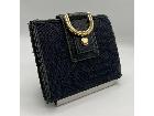 GUCCI GGキャンバス Dリング 二つ折り財布 ブラック	の詳細ページを開く