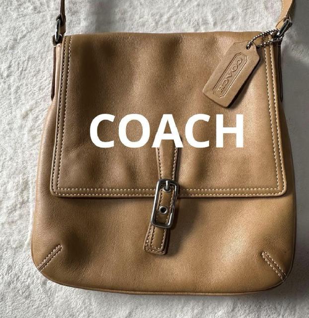 COACHショルダーバック牛本革　大きめ　キャメル COACHショルダーバック牛本革 大きめ キャメル