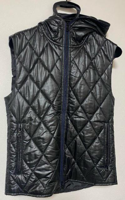 新品　ユニクロ　ブラック キルティングベスト L UNIQLO キルティングベスト ブラック （ レディースジャケット）の買取