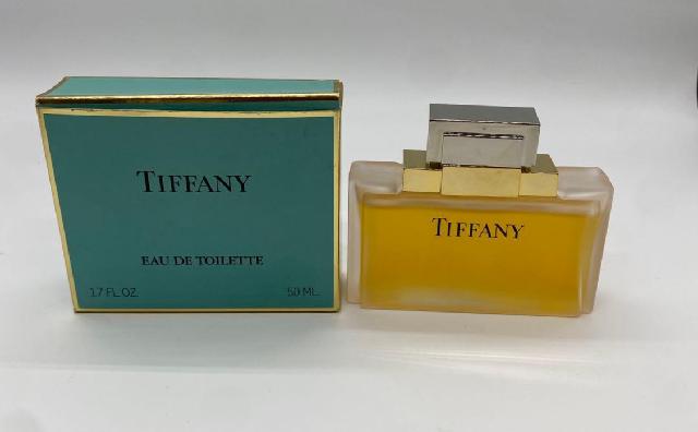 初期デザイン・廃盤品　ティファニー オードトワレ 50ml 香水 すりガラス♡ ティファニー オードトワレ 50ml （ 香水（レディース））の買取価格