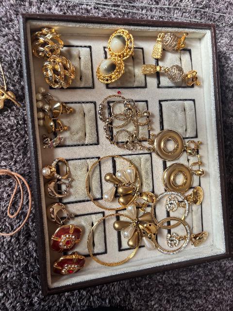 イミテーションアクセサリー