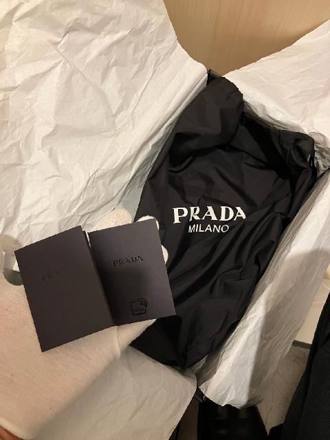 PRADA スニーカー メンズ