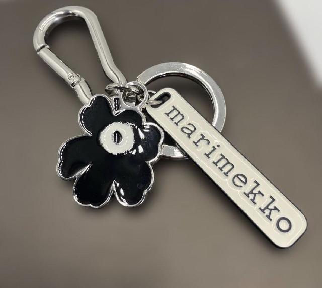 marimekko 花モチーフ キーホルダー　ブランド　出張買取　神戸市