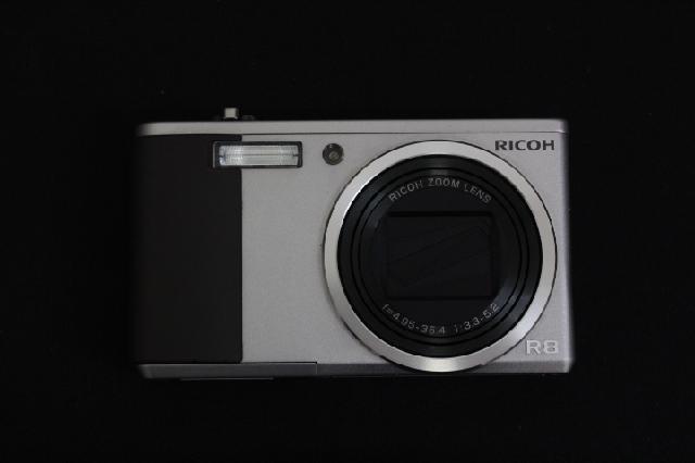 RICOH R8 シルバー （ コンパクトカメラ・デジカメ）の買取価格 （ID