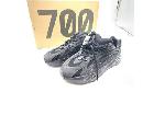 アディダス YEEZY BOOST 700 V2 'VANTA'  700 FU6684 2の詳細ページを開く
