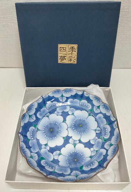 青い花模様の皿 有田焼 花模様 大皿／飾り皿 青白磁（桜文様） （ まとめて片付け 不要