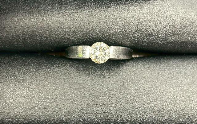 ダイア付きリング　1.113ct