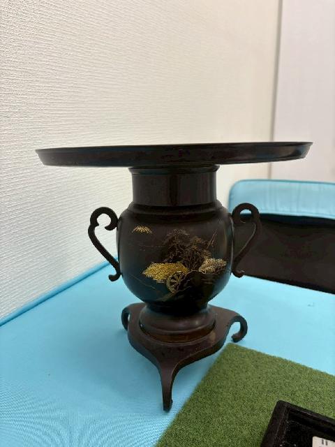 金属工芸品（飾り台／高杯）